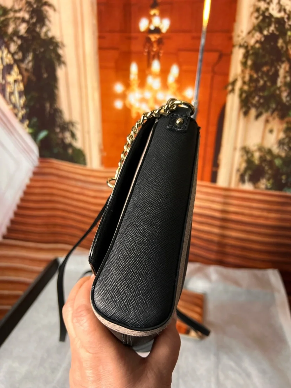 Kate Spade New York HAZEL COURT ALEK CROSSBODY, excellent condition